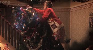 Handig zo’n kerstboom met afstandsbediening!