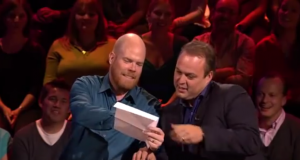 Gili organiseert een lottotrekking….