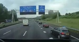 Leswagen geeft het goeie voorbeeld op de snelweg…